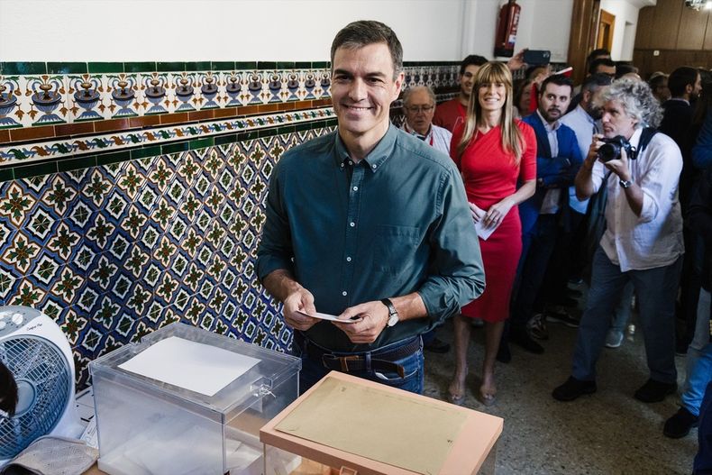 Pedro Snchez, candidato del PSOE, vot en Madrid.
