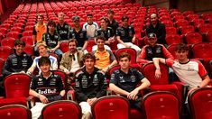 Los pilotos en el ciine de Mónaco. Los pilotos en el ciine de Mónaco.