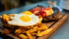 Este bodegón cuenta con una carta que incluye parrilla, mariscos y pastas. Este bodegón cuenta con una carta que incluye parrilla, mariscos y pastas.