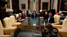La foto que compartió el Gobierno sobre el encuentro de Milei con Daines. La foto que compartió el Gobierno sobre el encuentro de Milei con Daines.
