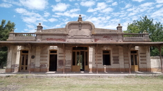 La arquitectura de principios del siglo XX y la tranquilidad de Berdier invitan a recorrer sus calles y disfrutar del entorno. La arquitectura de principios del siglo XX y la tranquilidad de Berdier invitan a recorrer sus calles y disfrutar del entorno.
