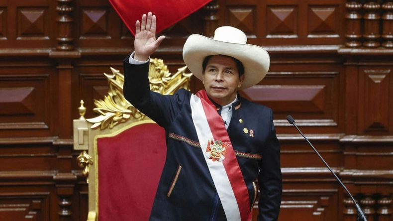 El expresidente peruano Pedro Castillo habló por primera vez desde su destitución.