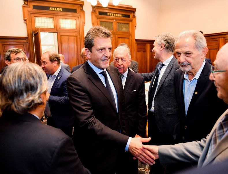La reunión se realizó en la sede de la UIA en Avenida de Mayo.