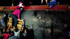 Al menos 21 muertos y 25 heridos graves por el accidente de dos trenes de alta velocidad en Adamuz (Córdoba) Al menos 21 muertos y 25 heridos graves por el accidente de dos trenes de alta velocidad en Adamuz (Córdoba)