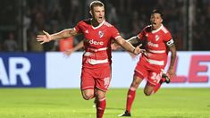 Beltrán festeja su gol de penal. Beltrán festeja su gol de penal.