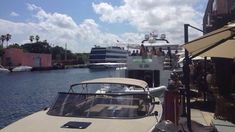 El fin de semana de locura de Maxi López y su novia en un yate en Miami El fin de semana de locura de Maxi López y su novia en un yate en Miami