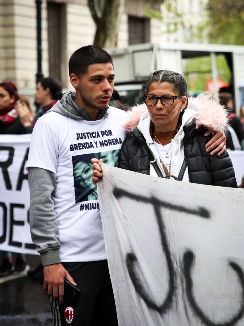 Familiares de las chicas asesinas, durante la marcha.