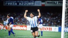 Diego Armando Maradona en el viejo San Paolo. Diego Armando Maradona en el viejo San Paolo.