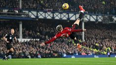 Un gol de Alejandro Garnacho fue elegido como el mejor de la temporada en la Premier League. Un gol de Alejandro Garnacho fue elegido como el mejor de la temporada en la Premier League.