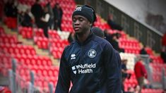 Armando Junior Quitirna hizo toda su carrera en el ascenso inglés. Armando Junior Quitirna hizo toda su carrera en el ascenso inglés.