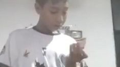 La increíble reacción de un niño al que le tocó la figurita de Lionel Messi. La increíble reacción de un niño al que le tocó la figurita de Lionel Messi.