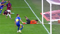 Facundo Altamirano tuvo una floja respuesta que terminó en gol de Boca contra San Lorenzo. Facundo Altamirano tuvo una floja respuesta que terminó en gol de Boca contra San Lorenzo.