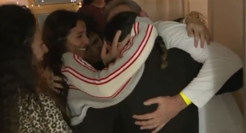 Liberación de rehenes en Gaza: el emotivo reencuentro de las mujeres liberadas con sus familais