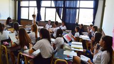 Desde 2001 y en sucesivas oportunidades se viene eximiendo por decreto a los colegios privados de los aportes patronales.