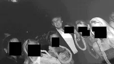 Trump aparece retratado en varias fotos. Trump aparece retratado en varias fotos.
