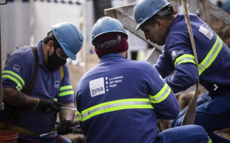 Varios barrios porteños se encontraban sin agua tras el masivo corte de luz del sábado.