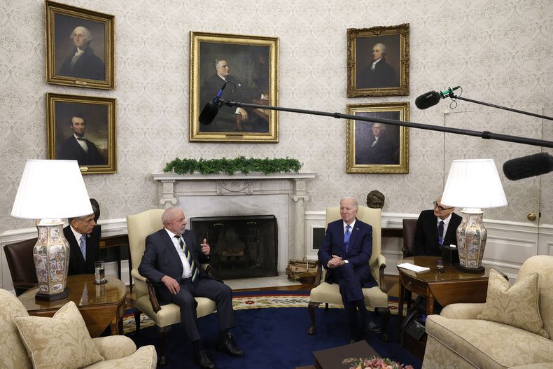 Lula junto a Biden en el Salón Oval.