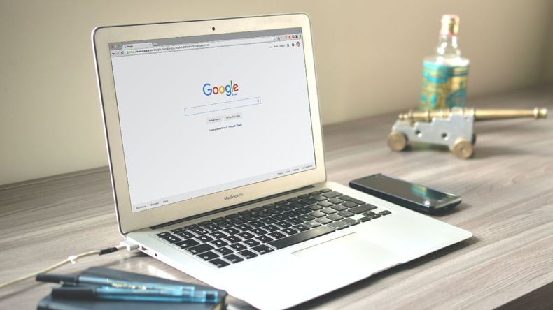 Existen diversas razones por las cuales una computadora puede experimentar una disminución en su rendimiento