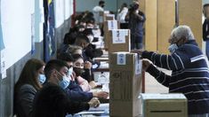 Las personas que no se presenten a votar en las Elecciones se someterán a multas y sanciones.