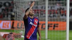 Juanfer Quintero salvó a River del papelón con un gol de penal. Juanfer Quintero salvó a River del papelón con un gol de penal.