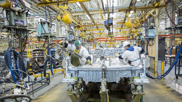 El sector automotris es uno de los más golpeados.