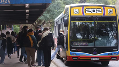 Miles de argentinos se desplazarán en distintos medios de transporte hacia sus lugares de votación. Miles de argentinos se desplazarán en distintos medios de transporte hacia sus lugares de votación.