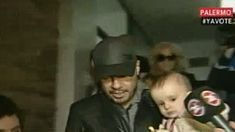 Marcelo Tinelli votó junto a Lorenzo y Juanita e ironizó con el balotaje: Ojalá no vayan a penales Marcelo Tinelli votó junto a Lorenzo y Juanita e ironizó con el balotaje: Ojalá no vayan a penales