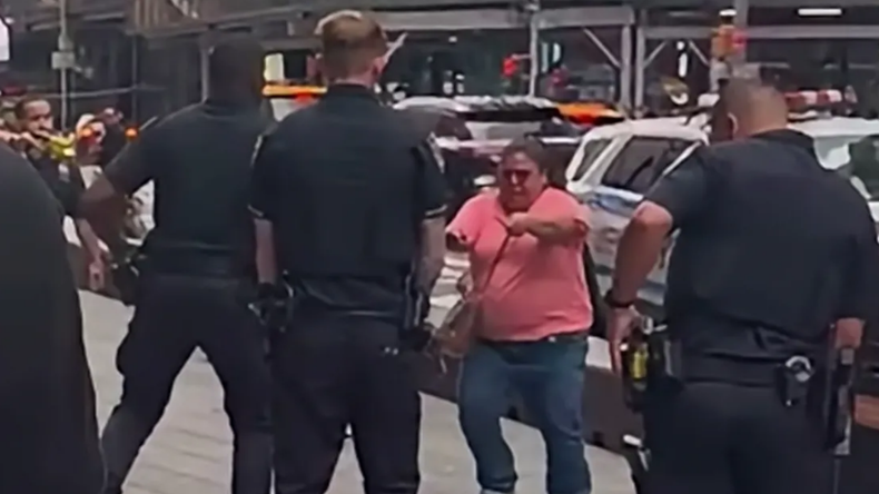 La Policía de Nueva York mató a la agresora en plena calle.&nbsp;