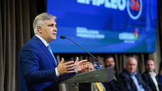 El gobernador cordobés Martín Llaryora se mostró a favor de eliminar las PASO.