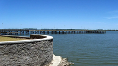 La laguna de Chascomús es el punto central del turismo local y un lugar ideal para disfrutar de la naturaleza.