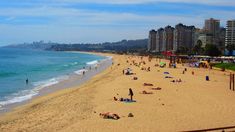 Este destino turístico se encuentra dentro del Parque Nacional Llanos de Challe y cautiva a sus visitantes con sus aguas color turquesa y sus características arenas blancas. Este destino turístico se encuentra dentro del Parque Nacional Llanos de Challe y cautiva a sus visitantes con sus aguas color turquesa y sus características arenas blancas.