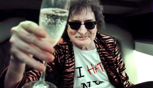 García se destacó por sus canciones de protesta en los años 70 y 80, lo que le valió la censura y persecusión