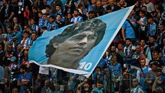 Diego Maradona y Nápoli, una comunión que no morirá jamás. Diego Maradona y Nápoli, una comunión que no morirá jamás.