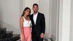Antonela Roccuzzo y Lionel Messi. Antonela Roccuzzo y Lionel Messi.