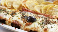 Este bodegón es un festín para los amantes de la comida casera y abundante Este bodegón es un festín para los amantes de la comida casera y abundante