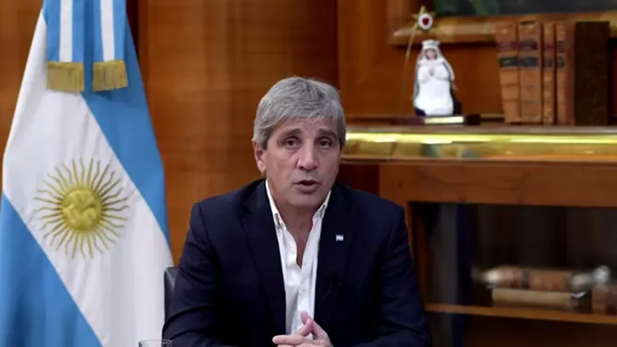 Luis Caputo confirmó que el Gobierno va "hacia una reforma laboral y tributaria"