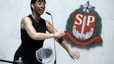 Fabiana Bolsonaro no tiene ningún parentesco con el expresidente Jair Bolsonaro. Fabiana Bolsonaro no tiene ningún parentesco con el expresidente Jair Bolsonaro.