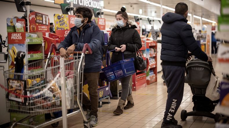 Los británicos enfrentarán fuertes aumentos de impuestos y recortes de gastos.