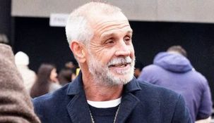 Christian Petersen se encuentra internado en la Ciudad de Buenos Aires. Christian Petersen se encuentra internado en la Ciudad de Buenos Aires.