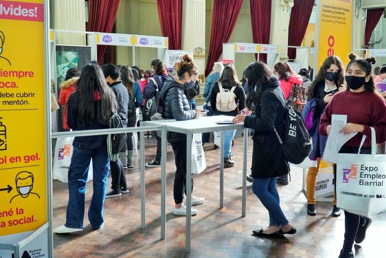 Las empresas recibirán los CVs de los postulantes para los puestos gastronómicos.