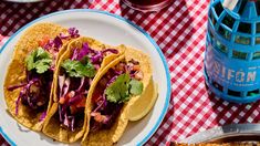 El local está emplazado en una casa chorizo típica de las décadas de 1940 y 1950. El local está emplazado en una casa chorizo típica de las décadas de 1940 y 1950.