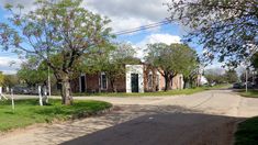 Recorrer Villa Lía es como viajar en el tiempo con sus calles empedradas y casas de estilo colonial que conservan el encanto de los primeros inmigrantes europeos que fundaron el pueblo.