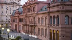 Trasladaron de urgencia en un helicóptero a una agente de la PFA destinada en Casa Rosada. Trasladaron de urgencia en un helicóptero a una agente de la PFA destinada en Casa Rosada.
