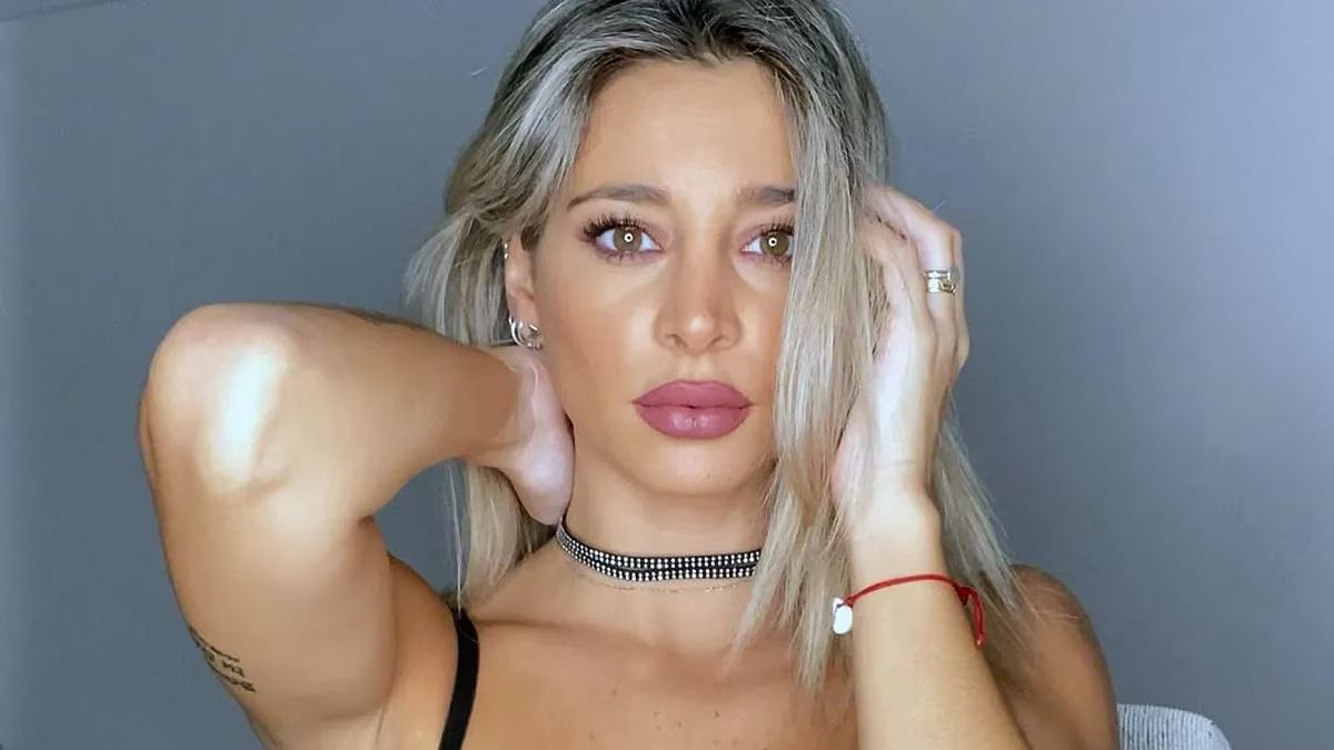 Sol Pérez posó junto a su pareja con una microbikini que es tendencia entre  las famosas para el verano