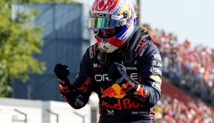 El neerlandés logró su 45ª pole con Red Bull, y superó a Sebastian Vettel. El neerlandés logró su 45ª pole con Red Bull, y superó a Sebastian Vettel.