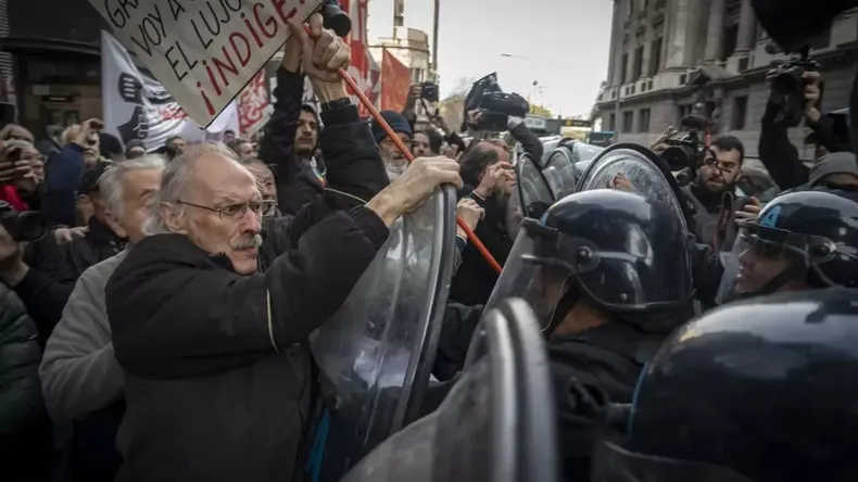 Las marchas de los jubilados en el Congreso estuvieron caracterizadas por la brutal represión de la Policía Federal. 