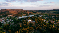 Vista panorámica de Tandil y sus sierras emblemáticas.