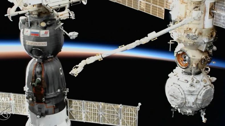 Un micrometeorito dañó una nave espacial rusa acoplada en la Estación Espacial Internacional