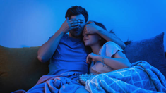 La producción tiene temporadas de 5 episodios que exhibe casos terroríficos de asesinatos entre gente que convivía o vivía cerca de otras personas. Los detalles. La producción tiene temporadas de 5 episodios que exhibe casos terroríficos de asesinatos entre gente que convivía o vivía cerca de otras personas. Los detalles.