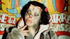 Aydin Mod se hizo sus primeros piercings a los 11 años. Aydin Mod se hizo sus primeros piercings a los 11 años.